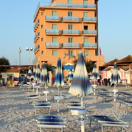 Abbazia Club Hotel Marotta Kültér fotó