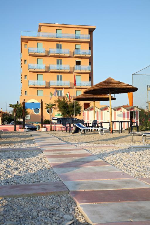 Abbazia Club Hotel Marotta Kültér fotó
