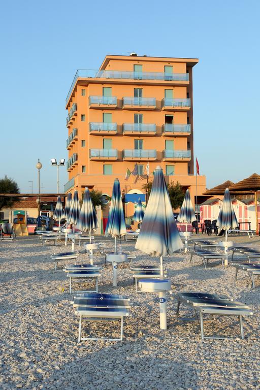 Abbazia Club Hotel Marotta Kültér fotó